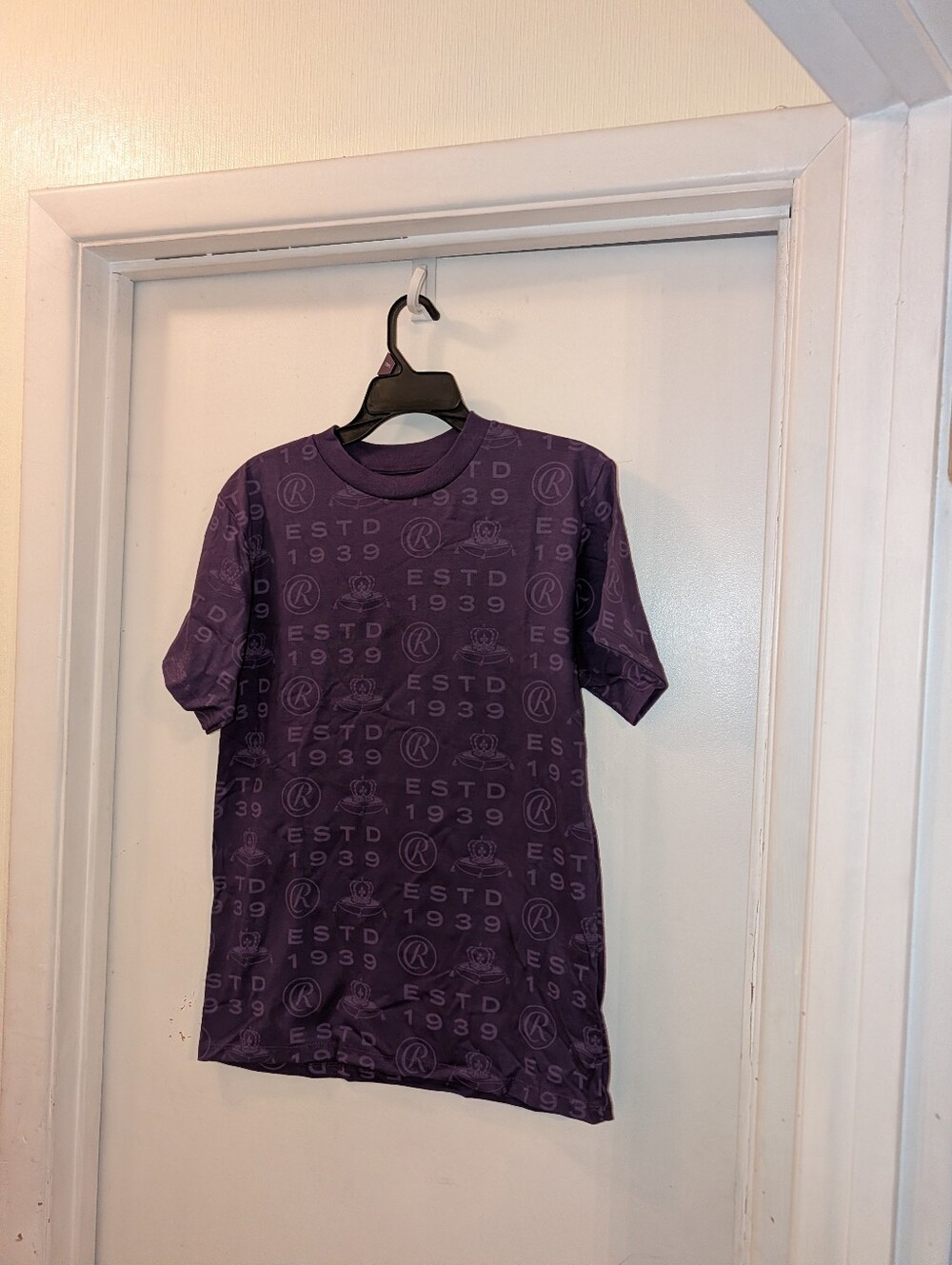 Hiphic Purple Crown Royal Shirt Size Small Pre-owned excellent condition